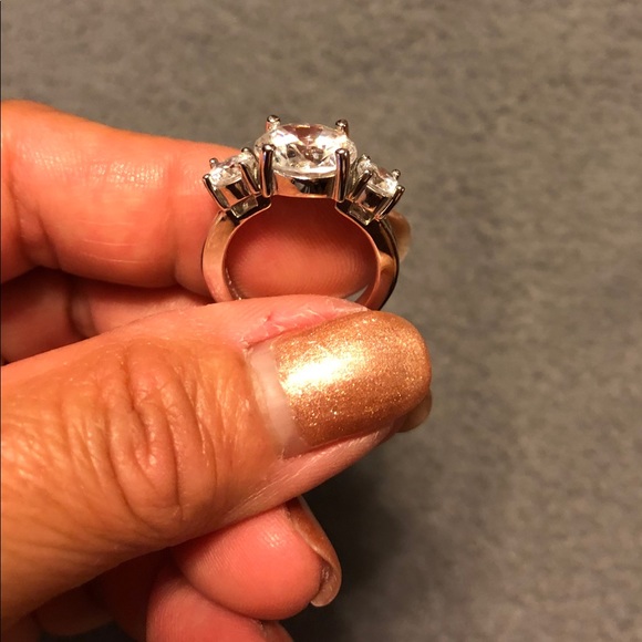 CZ 3 stone ring mounted on silver tone setting. - Picture 4 of 8